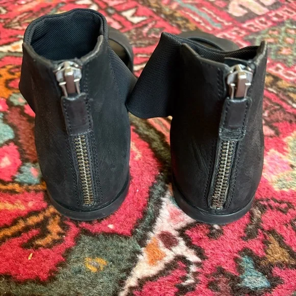 Eileen Fisher Black Open-Toe Sandals - Picture 6 of 7